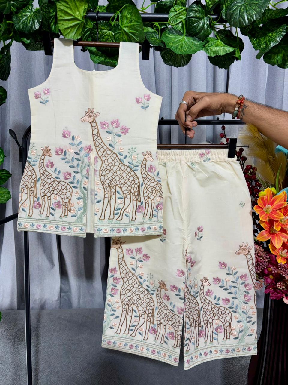 Safari Giraffe Embroidered work Kids Cotton Co-Ord Set